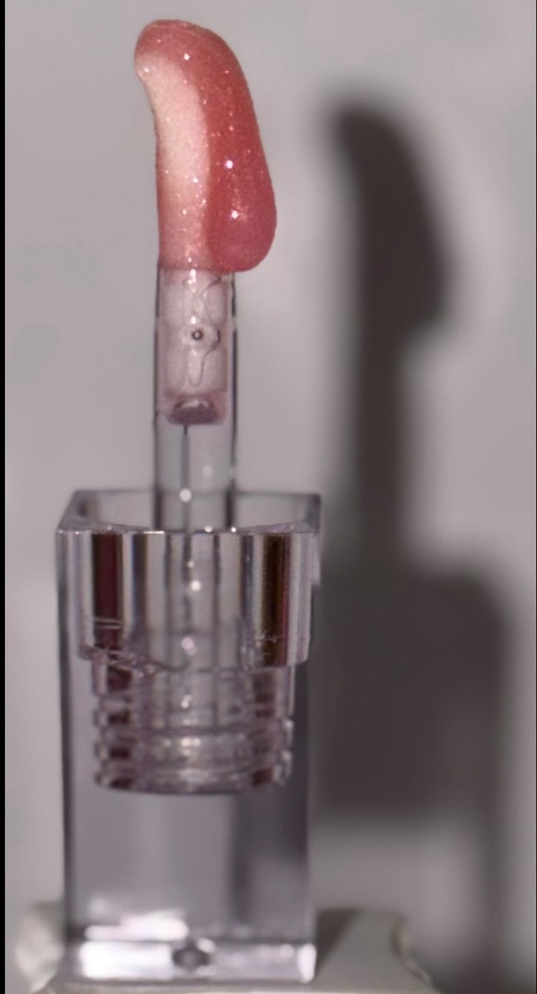 Yeyi lip Gloss /Gold Rose