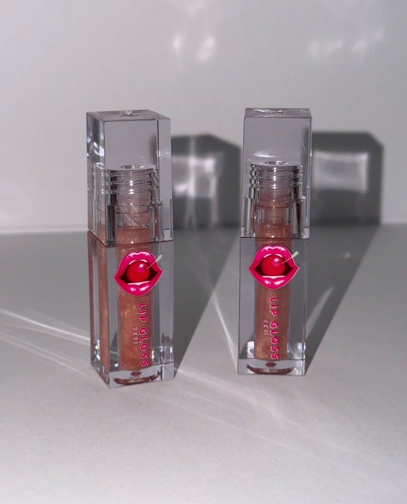 Yeyi Lip Gloss/ Golden Glow